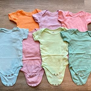 Honest Company Onesies 3-6 months- Lot of 7